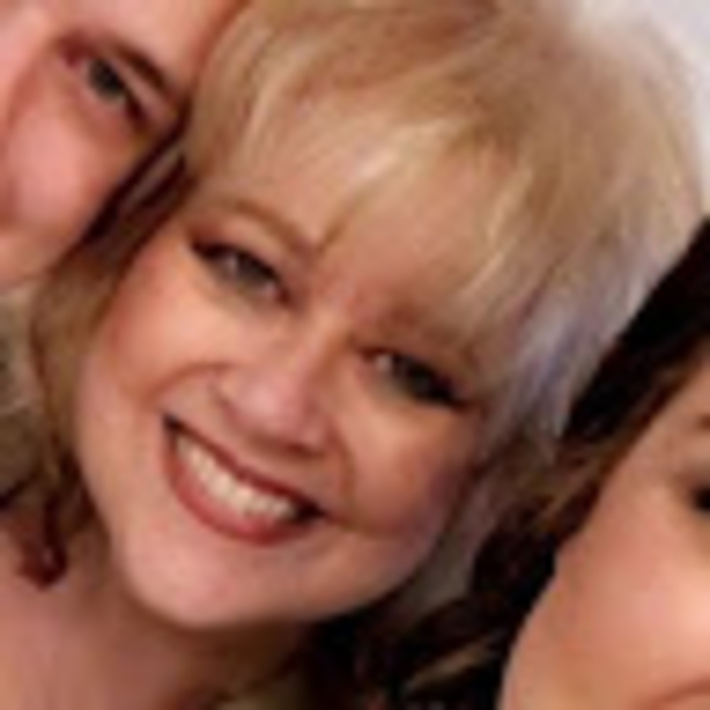 Meet your Posher, Lora